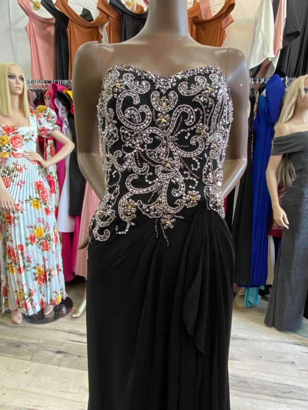 PROM DRESS - Picture 6 of 7